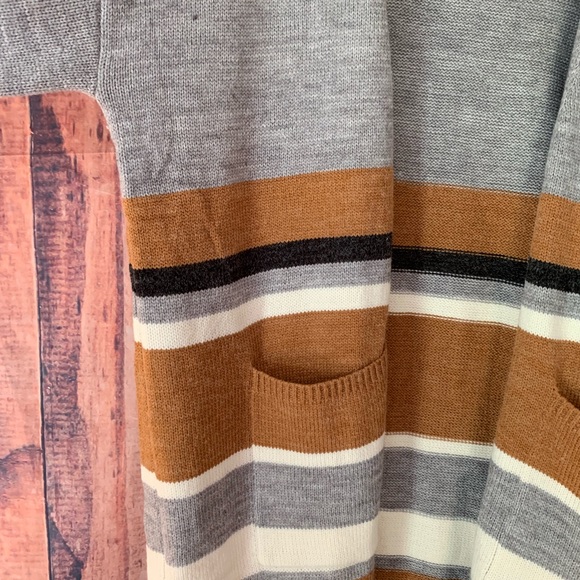 Main Strip Size Large Open Cardigan - Picture 2 of 4